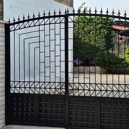 Guest House Amades Gjirokastër 外观 照片