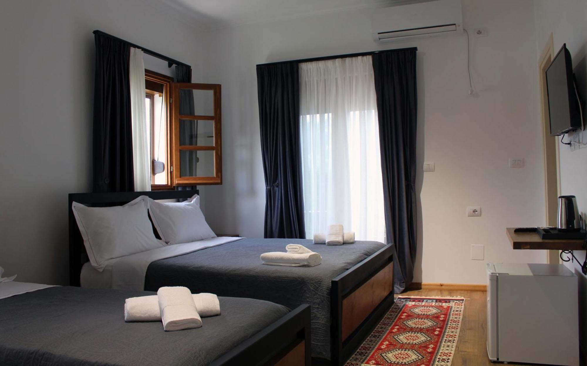 Guest House Amades Gjirokastër 外观 照片