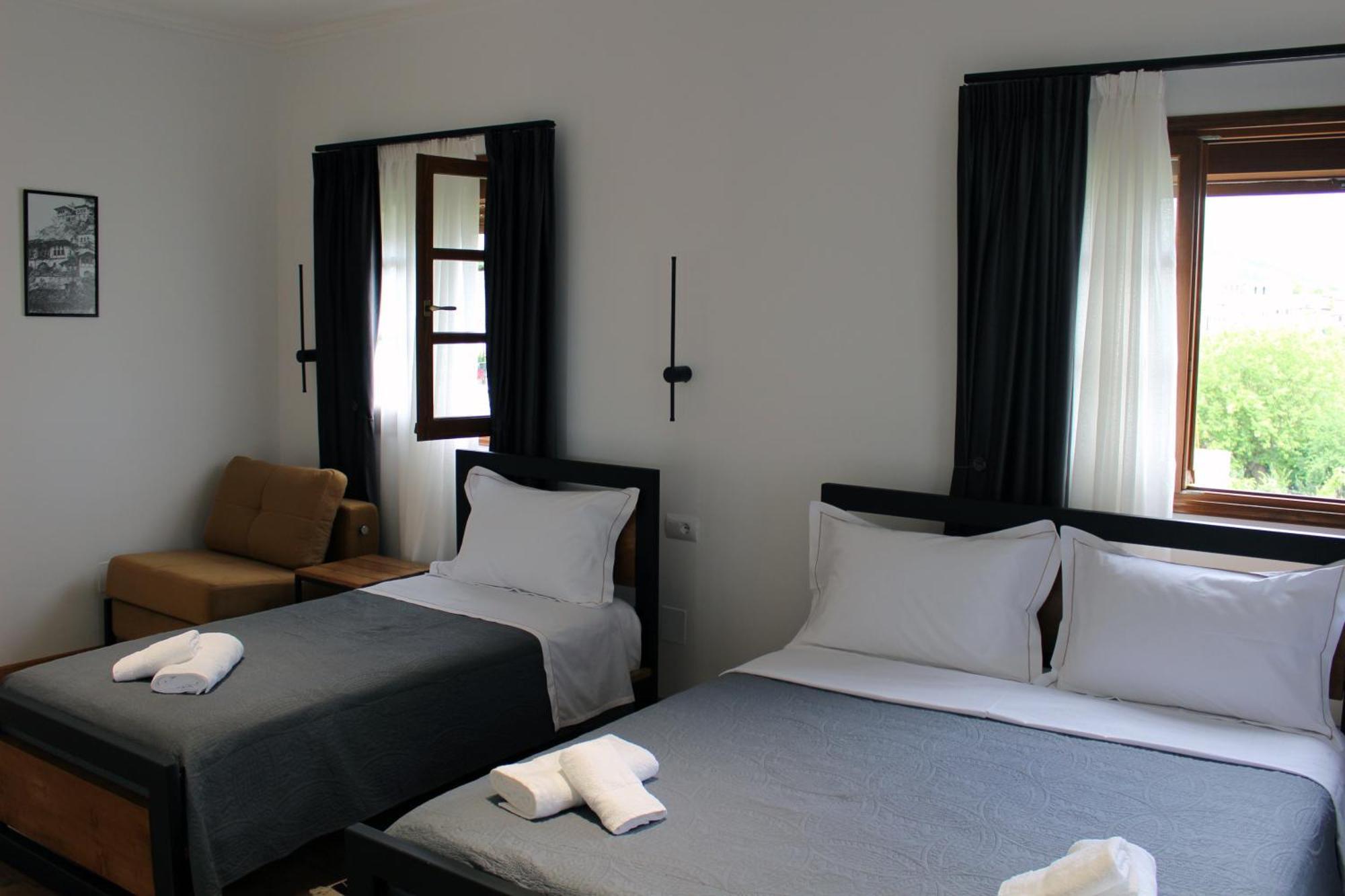 Guest House Amades Gjirokastër 外观 照片