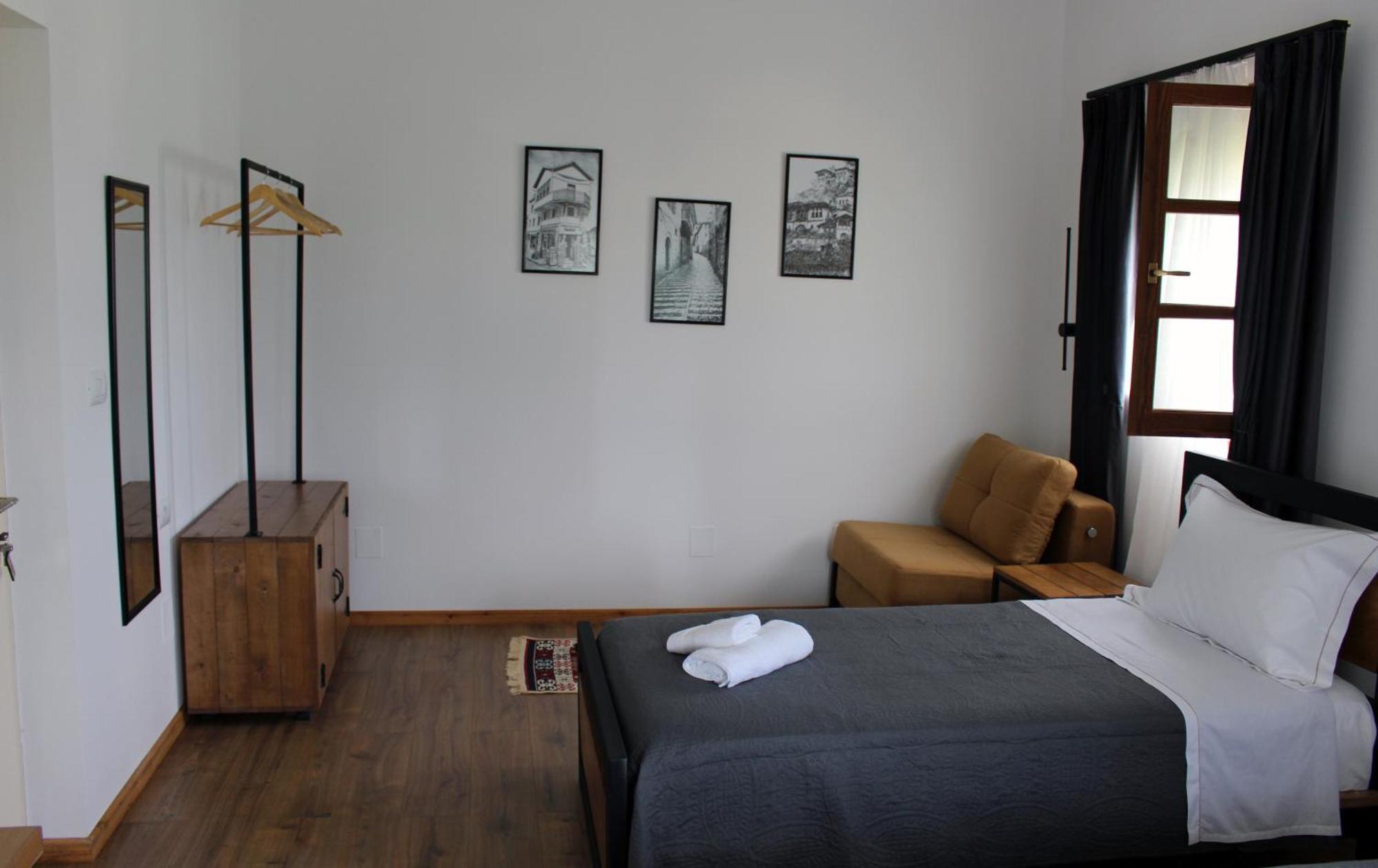 Guest House Amades Gjirokastër 外观 照片