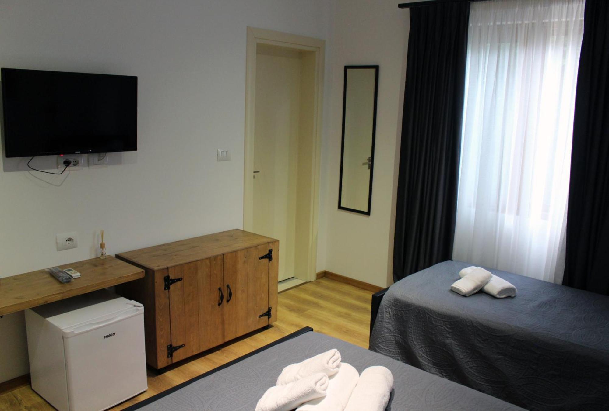 Guest House Amades Gjirokastër 外观 照片