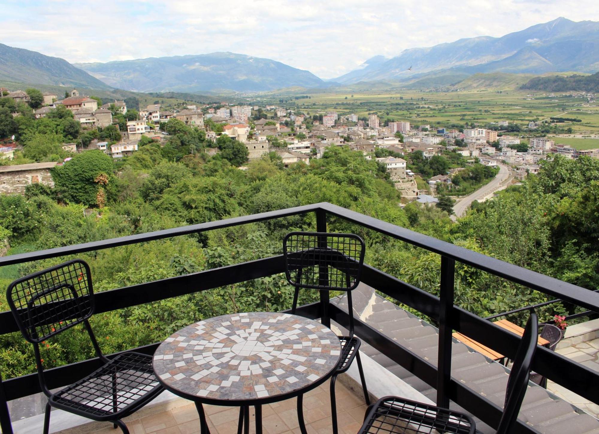 Guest House Amades Gjirokastër 外观 照片